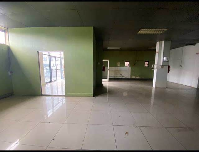172M² RETAIL TO LET IN PAARDEN EILAND